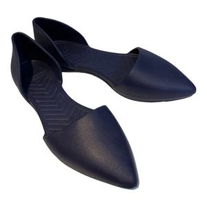 New without box Native “AUDREY” regatta blue ballet flats in size 8US